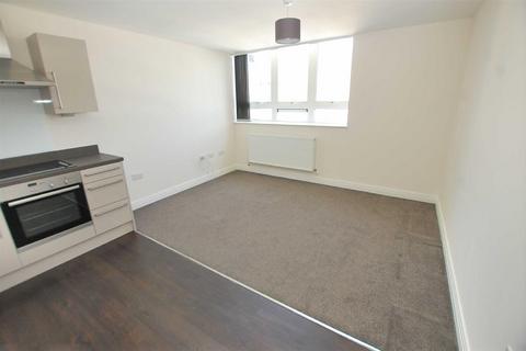 2 bedroom flat to rent, Skyline House, Stevenage SG1