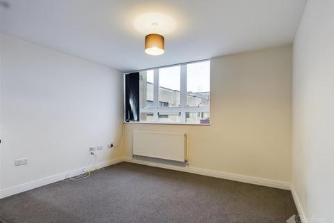 2 bedroom flat to rent, Skyline House, Stevenage SG1