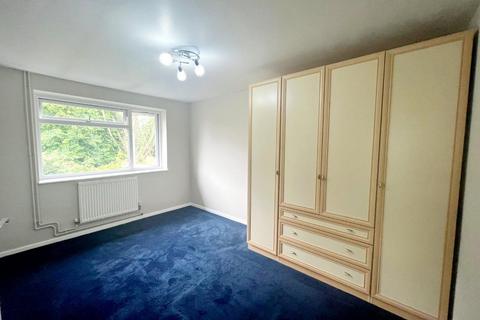 2 bedroom flat to rent, Bower Close, Northolt, UB5