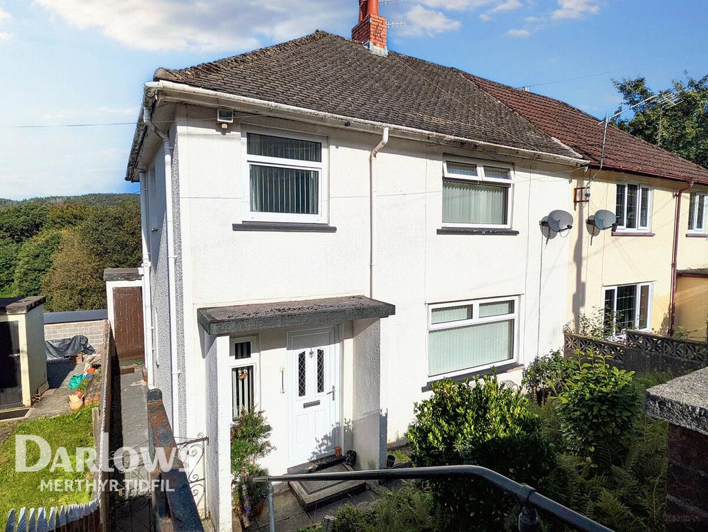 Bryngerwn Avenue, Quakers Yard... 3 bed semidetached house for sale