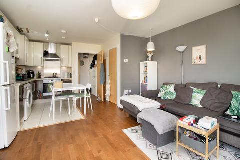 2 bedroom flat for sale, Dragonfly Place, London, SE4