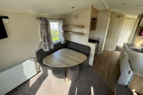 2 bedroom static caravan for sale, Pretoria Caravan Park, , Point Clear CO16