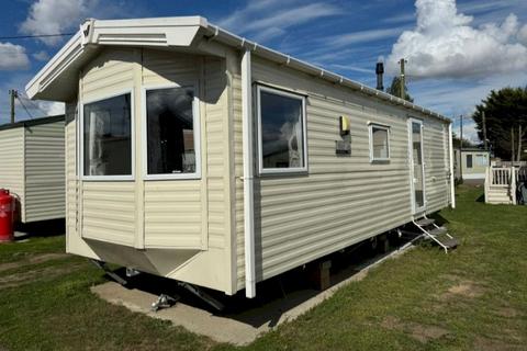 2 bedroom static caravan for sale, Pretoria Caravan Park, , Point Clear CO16