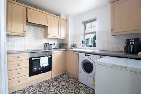 2 bedroom flat for sale, Perkin Close Hounslow