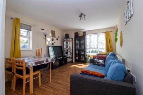 2 bedroom flat for sale, Perkin Close Hounslow