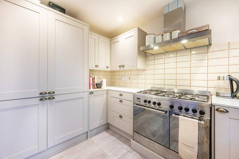 1 bedroom bungalow for sale, Crofton Road, Plaistow, London, E13