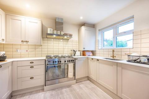 1 bedroom bungalow for sale, Crofton Road, Plaistow, London, E13