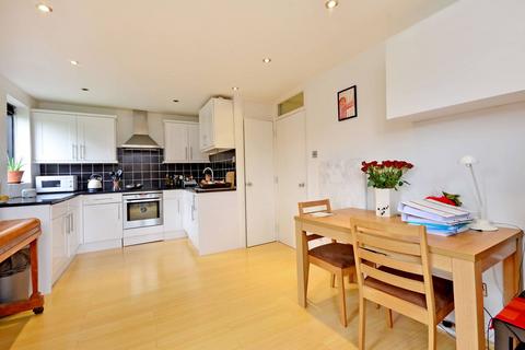 73 Friars Mead, London, E14 3JY