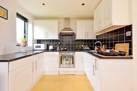 73 Friars Mead, London, E14 3JY