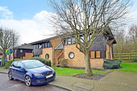 73 Friars Mead, London, E14 3JY