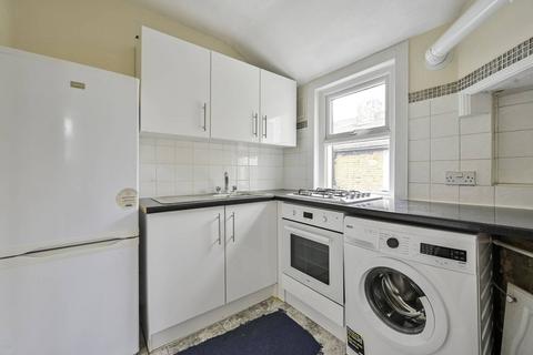 2 bedroom flat to rent, Brownhill Road, Catford, London, SE6