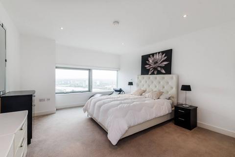 3 bedroom flat for sale, Landmark East Tower, Canary Wharf, London, E14