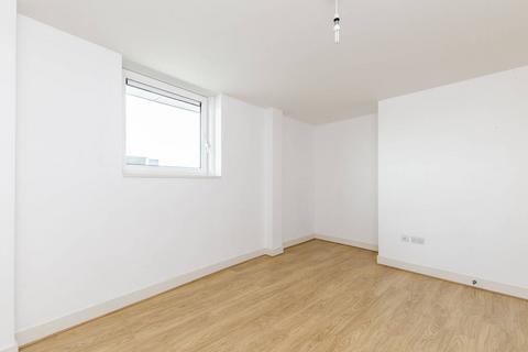 3 bedroom flat for sale, The Mast, Royal Docks, London, E16