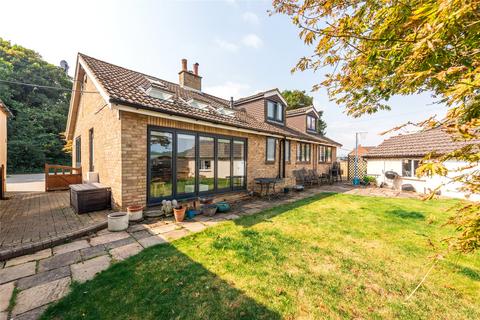 4 bedroom bungalow for sale, High Street, Broom, Biggleswade, Bedfordshire, SG18