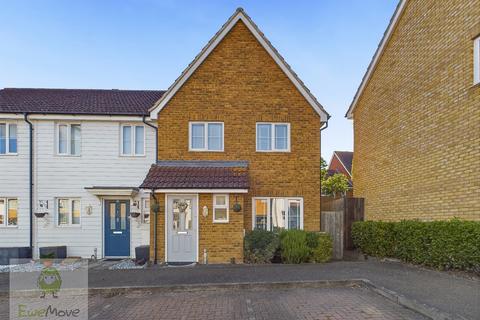 3 bedroom end of terrace house for sale, Baryntyne Crescent, Hoo, Rochester, ME3 9GE