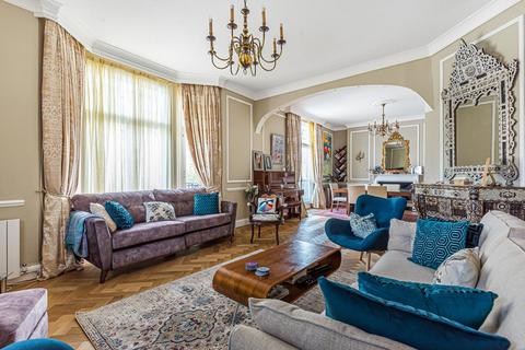 Flat 1l, Portman Mansions Chiltern Street, London, W1U 5AJ