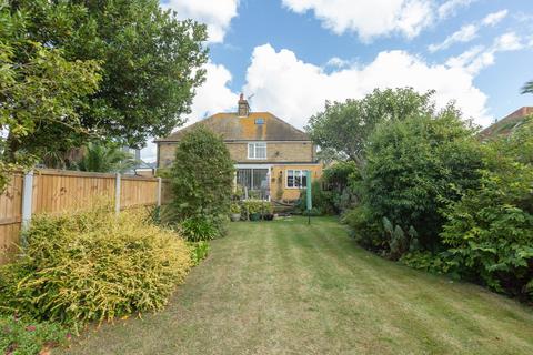 16 Westfield Road, Birchington, CT7 9RW