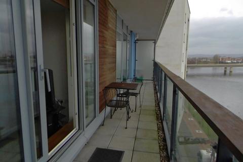 2 bedroom apartment for sale, Duncansby House, Ferry Court, Cardiff, South Glamorgan, CF11