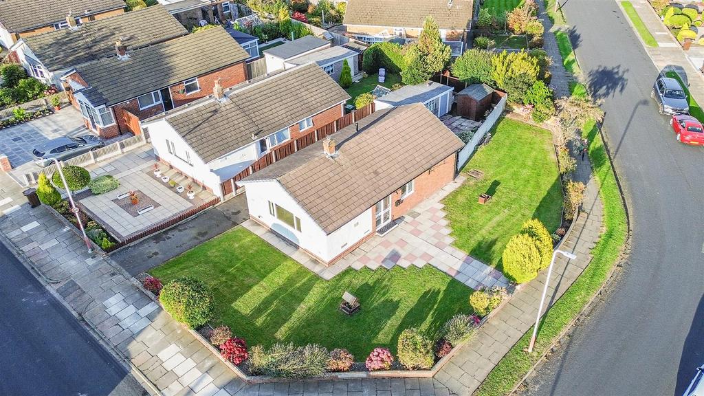 Kingston Crescent, Southport PR9 3 bed detached bungalow for sale £