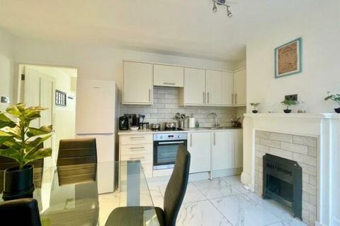 3 bedroom semi-detached house for sale, High Street, Brasted N17