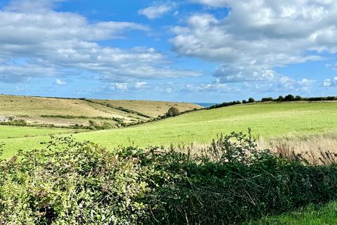 undefined, WORTH MATRAVERS