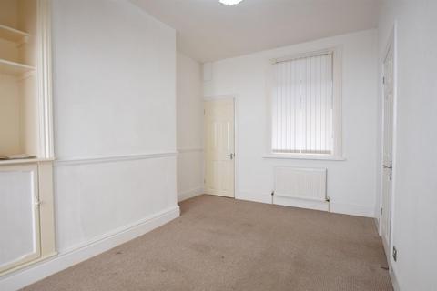 2 bedroom terraced house to rent, Caledonia Street, Scarborough