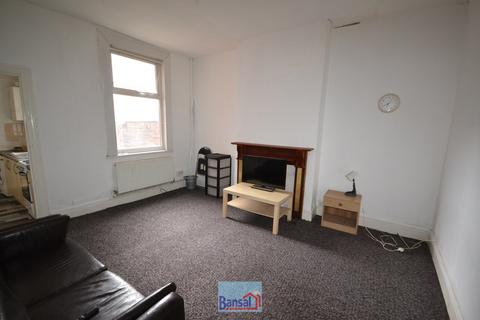 5 bedroom terraced house to rent, Brunswick Road, CV1