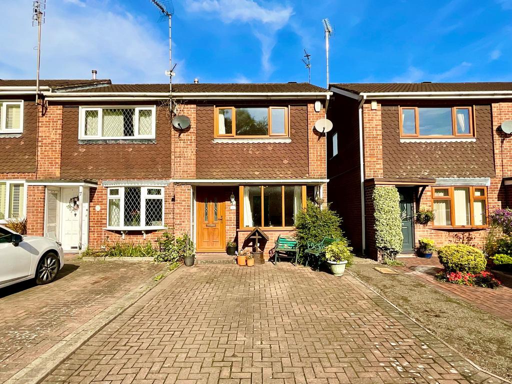 Clematis Avenue, Blythe Bridge, ST11 2 bed terraced house for sale £