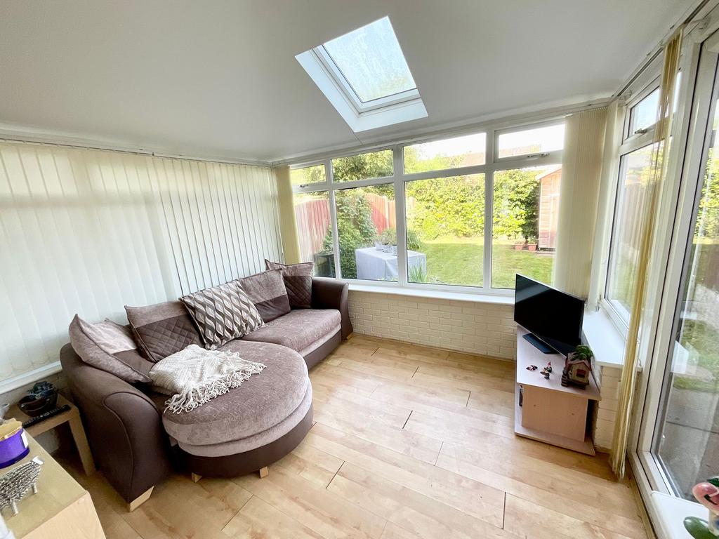 Clematis Avenue, Blythe Bridge, ST11 2 bed terraced house for sale £