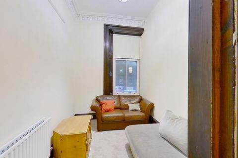 4 bedroom flat to rent, Brunswick Place, Edinburgh, EH7