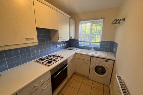 2 bedroom semi-detached house to rent, Hilton Road, Sharston, Manchester, M22 4ZD