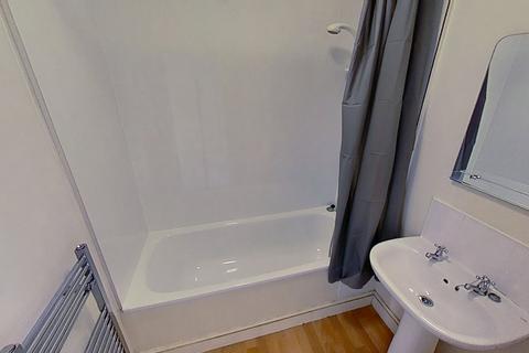 3 bedroom flat to rent, Easter Road, Leith, Edinburgh, EH6