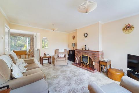 18, Cheyne Court Park Road, Banstead, SM7 3BS