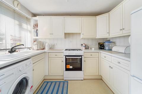 18, Cheyne Court Park Road, Banstead, SM7 3BS