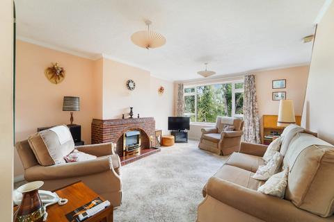 18, Cheyne Court Park Road, Banstead, SM7 3BS