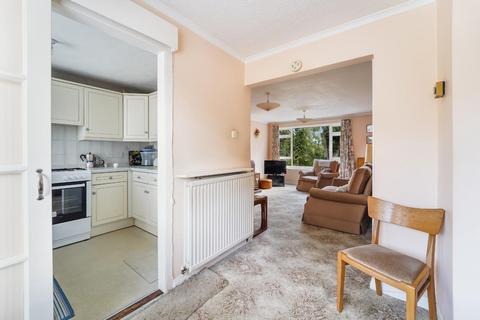 18, Cheyne Court Park Road, Banstead, SM7 3BS