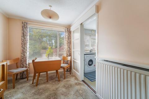 18, Cheyne Court Park Road, Banstead, SM7 3BS