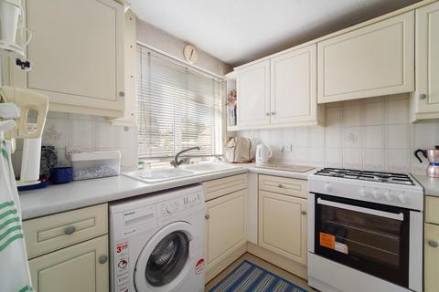 18, Cheyne Court Park Road, Banstead, SM7 3BS