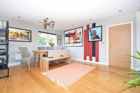 3 bedroom penthouse for sale, Mill Road, Shrewsbury