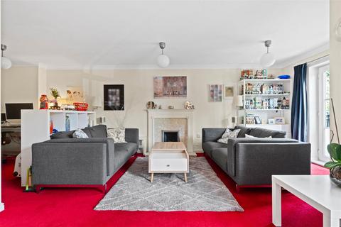 10 Burns Close, Carshalton, SM5 4PY
