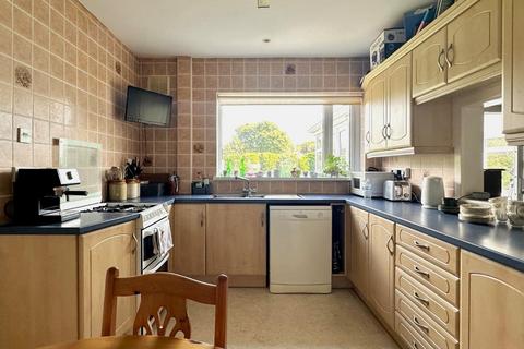 4 bedroom detached house for sale, Robinswood Close, Penarth