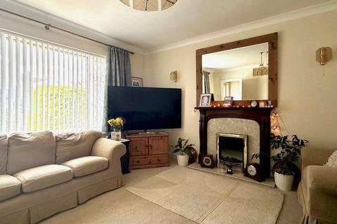 4 bedroom detached house for sale, Robinswood Close, Penarth