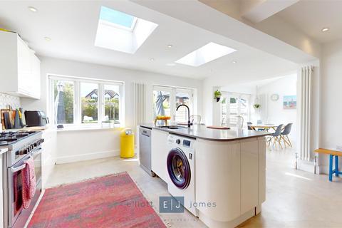 27 Lower Park Road, Loughton, IG10 4NB