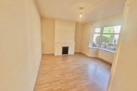 2 bedroom flat to rent, Axwell Terrace, Newcastle Upon Tyne NE16