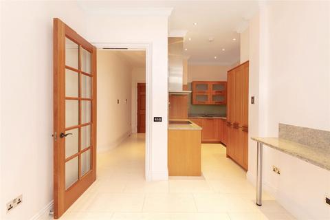 21 Wycombe Square, London, W8 7JD