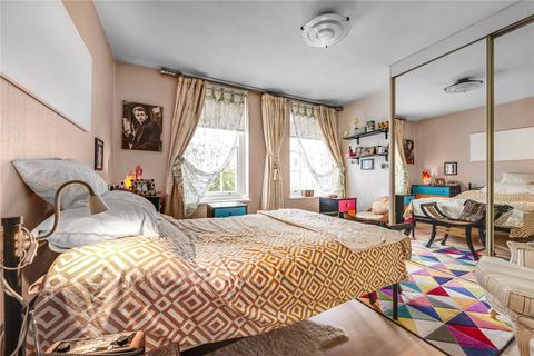 3 bedroom flat for sale, White House, Vicarage Crescent, Battersea, SW11