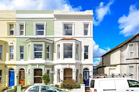 4 bedroom end of terrace house for sale, Priory Road, Hastings