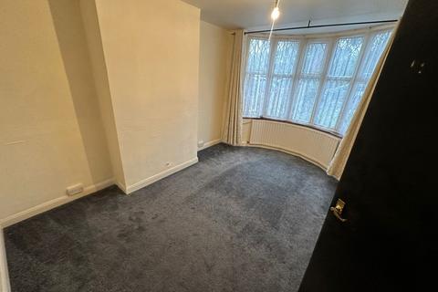 3 bedroom semi-detached house to rent, Hodge Hill, Birmingham B34