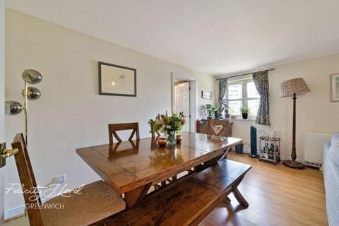 2 bedroom flat for sale, Glaisher Street, London, SE8 3ES