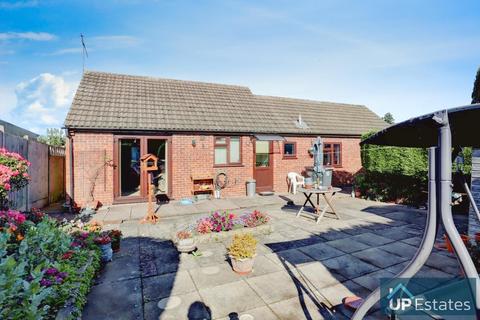 2 bedroom detached bungalow for sale, Bedworth Close, Bulkington